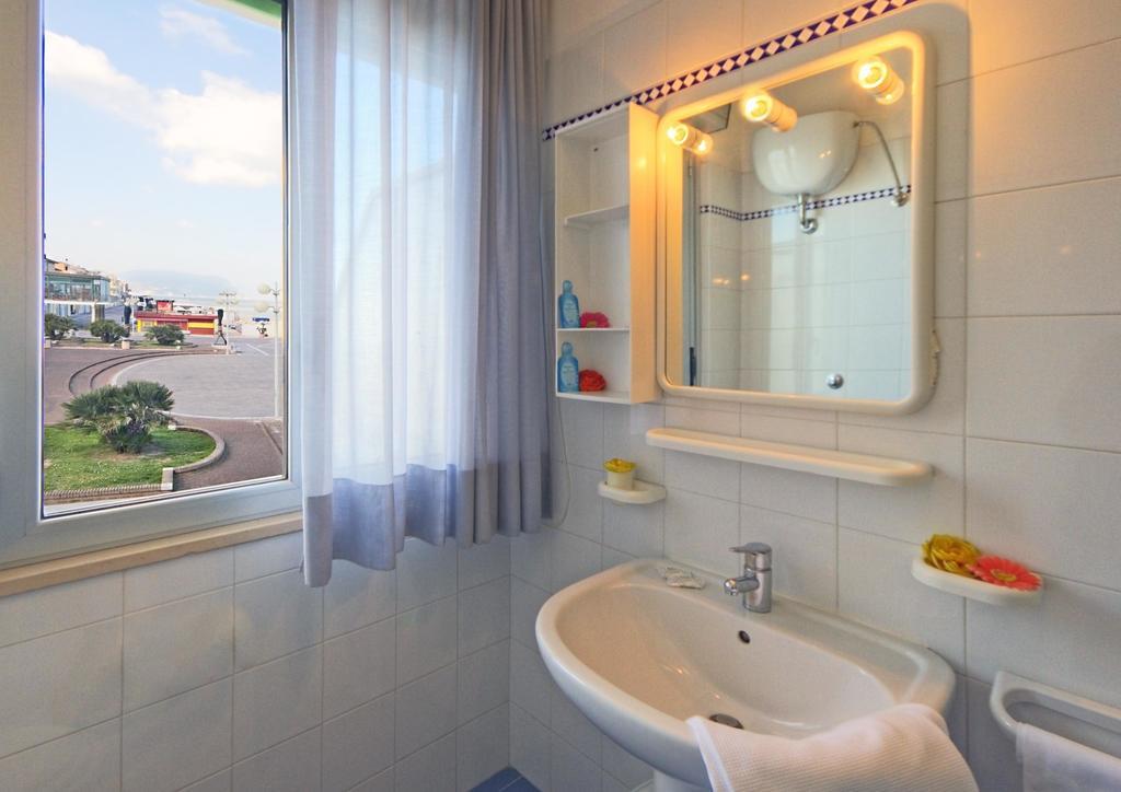 Bianchi Hotel & Residence Porto Recanati Exteriör bild